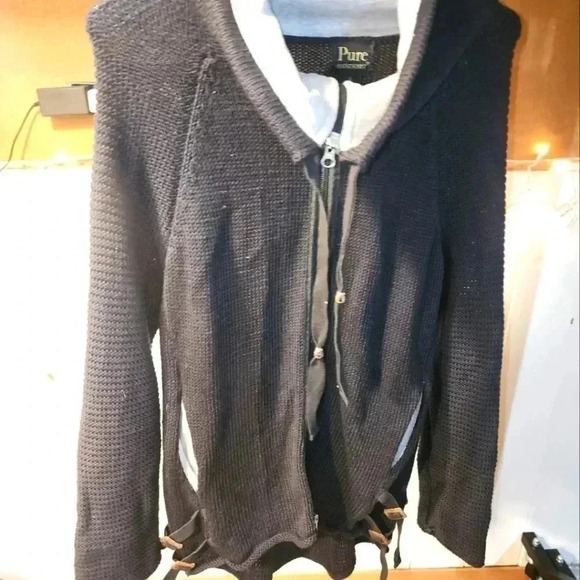 Pure Hand Knit Sweater - Picture 1 of 4